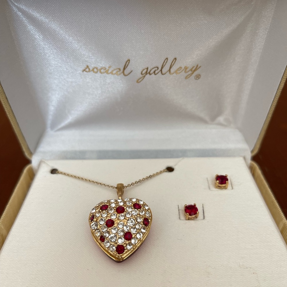 Locket and Earrings in Gold Color with Red and Crystal Color Stones